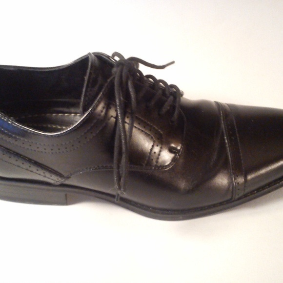 Stacy Adams Black Leather Shoes **MAKE AN OFFER** - Picture 2 of 6